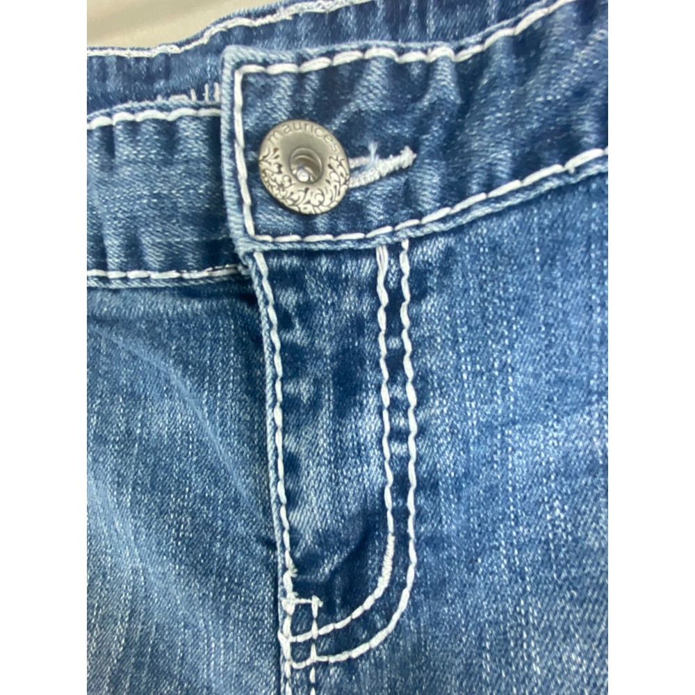 Maurices Womens Denim Shorts Size 13/14 Distressed Contrast‎ Stitch Medium Wash - Picture 2 of 11